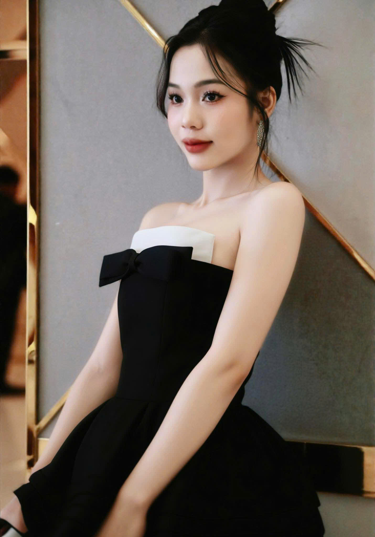 Luxury Beauty & Fashion Host - Image 3