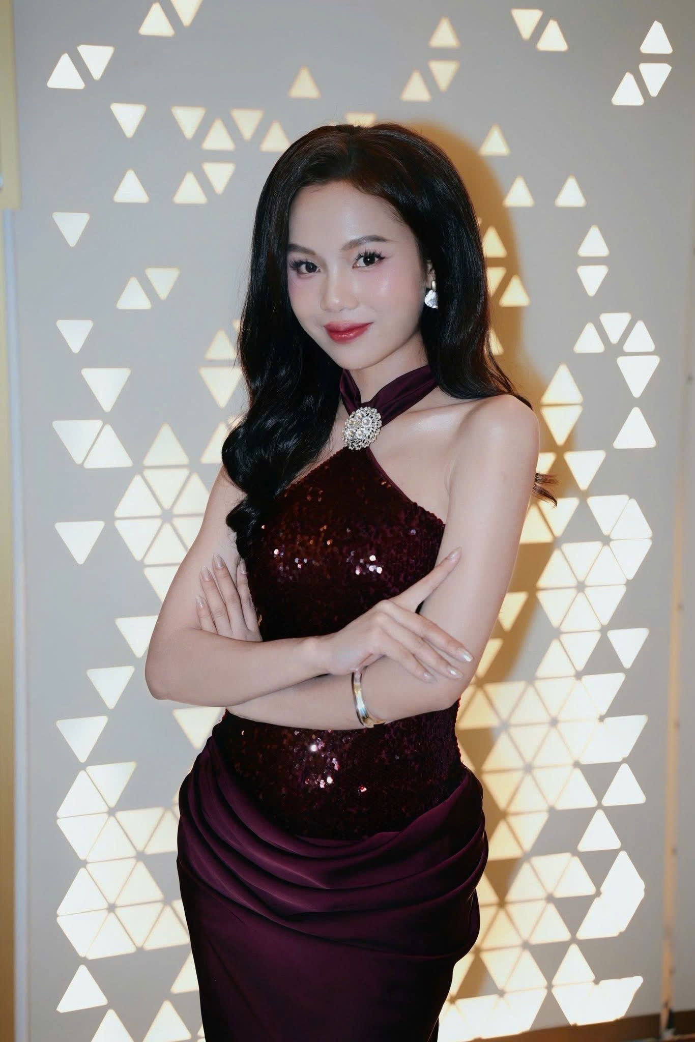 Luxury Beauty & Fashion Host - Image 18