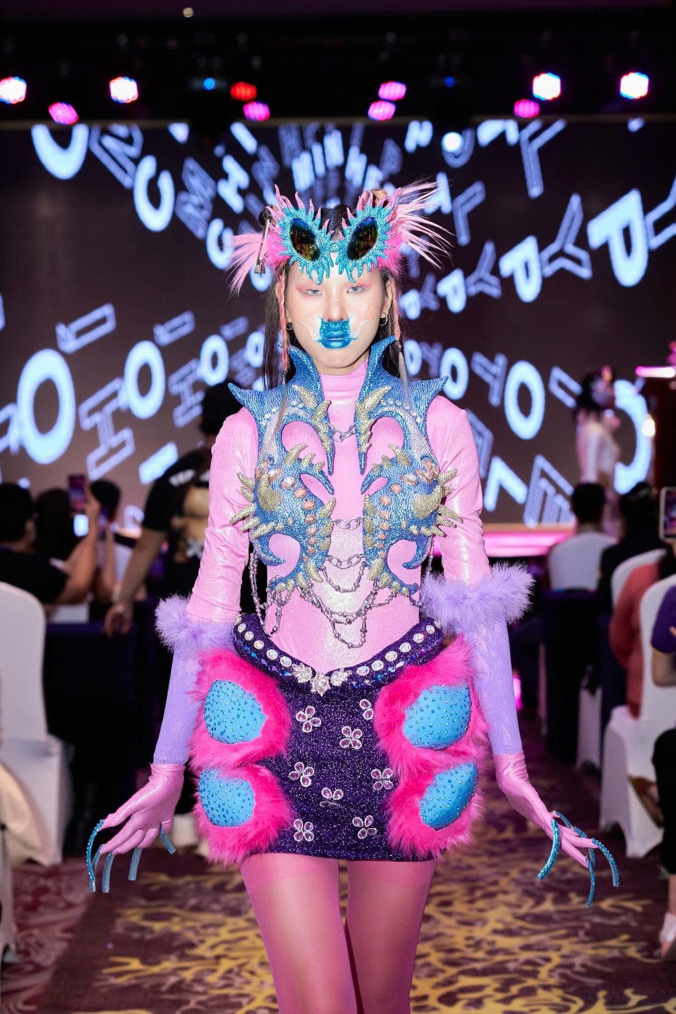 Luxury Beauty & Fashion Host - Image 17