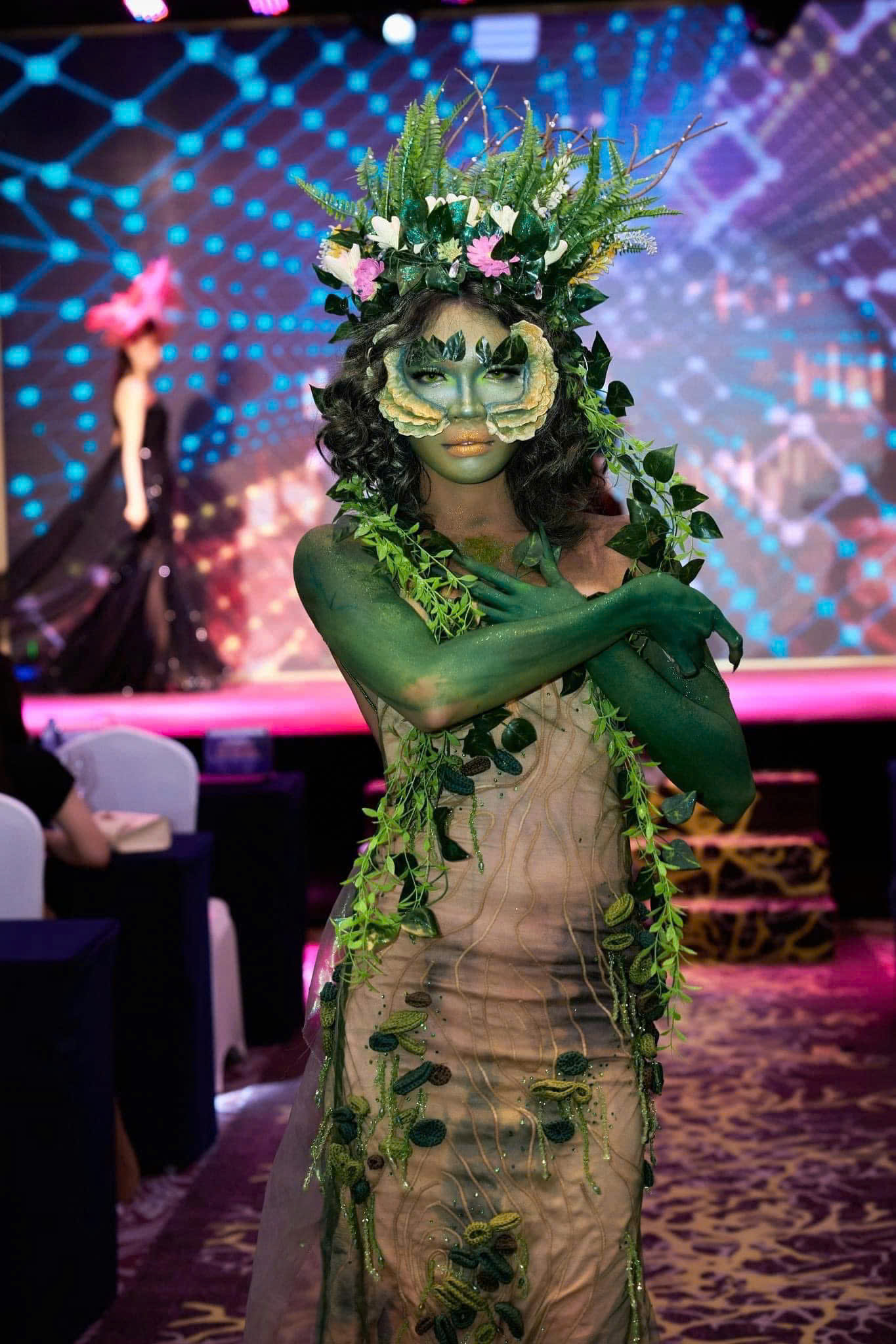 Luxury Beauty & Fashion Host - Image 30