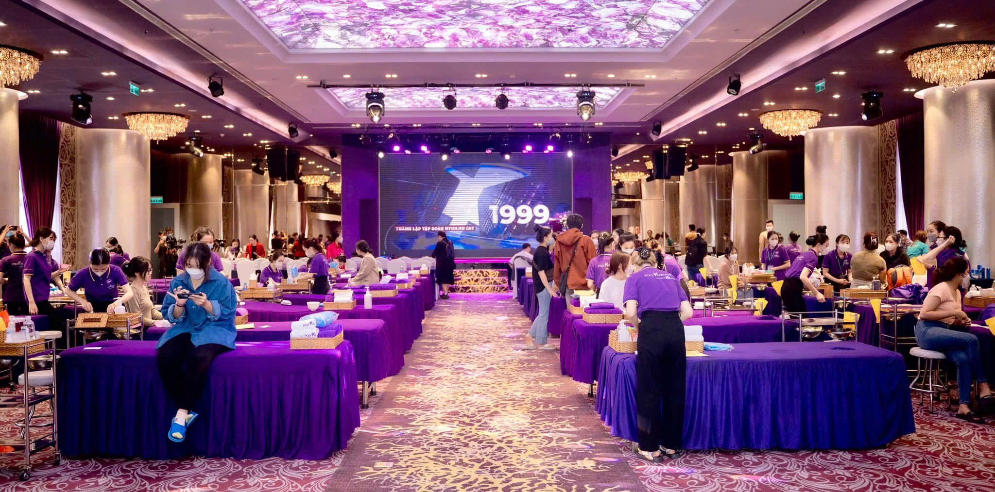 Luxury Beauty & Fashion Host - Image 19